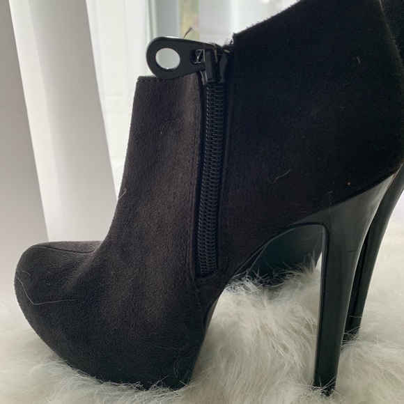 sofia by sofia vergara Shoes - Black platform booties NWOT
